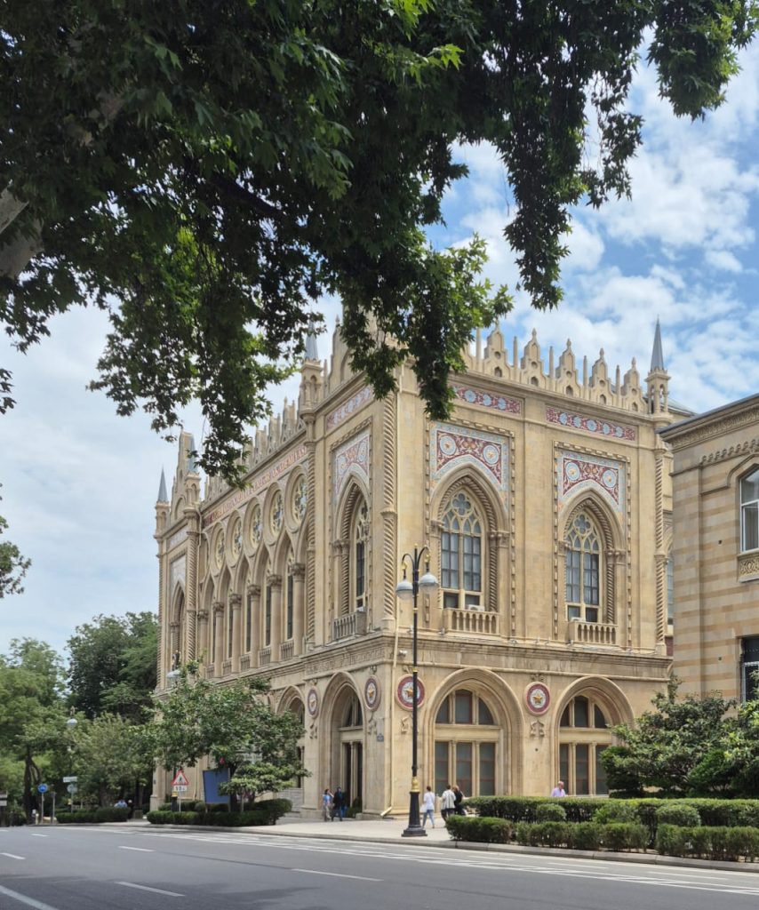 İsmailiyyə Sarayı 