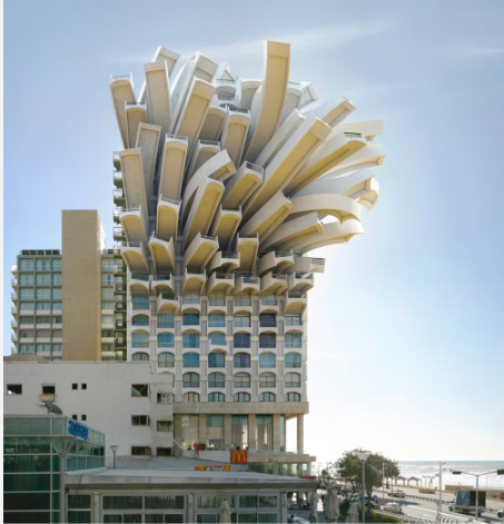 Fotoqraf Viktor Enrix binalarla oynayaraq, reallıqla sürrealizmi birləşdirən qeyri-mümkün şəhər mənzərələri yaradır.